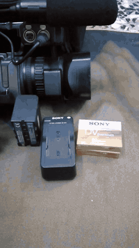 _ تلفزيون فيلبس كاطع كهرباء في البور غير مصلح (تلفزيون + فيديو) السعر 60 الف دينار
كاميرا سوني كامله مع ملحقاتها مع اثنين كاسيت جديد تعمل بصورة جيدة السعر 200 الف دينار

وللأستفسار اكثر اتصلوا على هذا الرقم ***********
