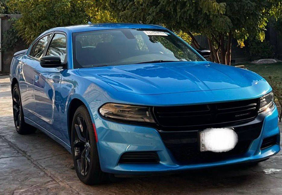 للبيع: دودج تشارجر 2023 (SXT)
المواصفات الأساسية:
• الموديل: 2023 (آخر إصدار - Last Call).
• الحالة: كلين تايتل 100% وارد أمريكي فقط ضربة بسيطة بالداير مال الجاملغ الخلفي (بدون صبغ) .
• الممشى: 9,000 ميل فقط (شبه زيرو).
• المحرك: 6 سلندر 3.6L Pentastar (اقتصادي ونشط).
• اللون: بحري مميز (Frostbite Blue) - لمعة الوكالة.
• الرقم: بغداد أصولي (التحويل مباشر وباسمي).
المميزات والتكنولوجيا:
✅ شاشة لمس كبيرة تدعم Apple CarPlay و Android Auto.
✅ تشغيل عن بعد + بصمة تشغيل وبصمة أبواب.
✅ كاميرا خلفية دوارة + حساسات خلفية أصلية.
✅ نظام قيادة Sport للتحكم بالأداء.
✅ السيارة بحالة الشركة، سرفس كامل جديد، وجاهزة من كلشي.
📍 المكان: بغداد
💰 السعر: مكلف بالنشر للاستفسار على الرقم ***********

