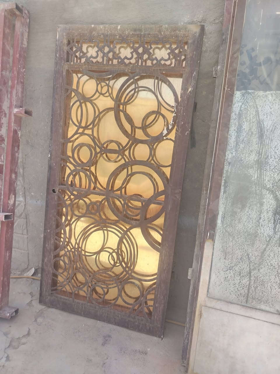سلام عليكم بيبان البيع نضيفات حديد ***********/1/5

