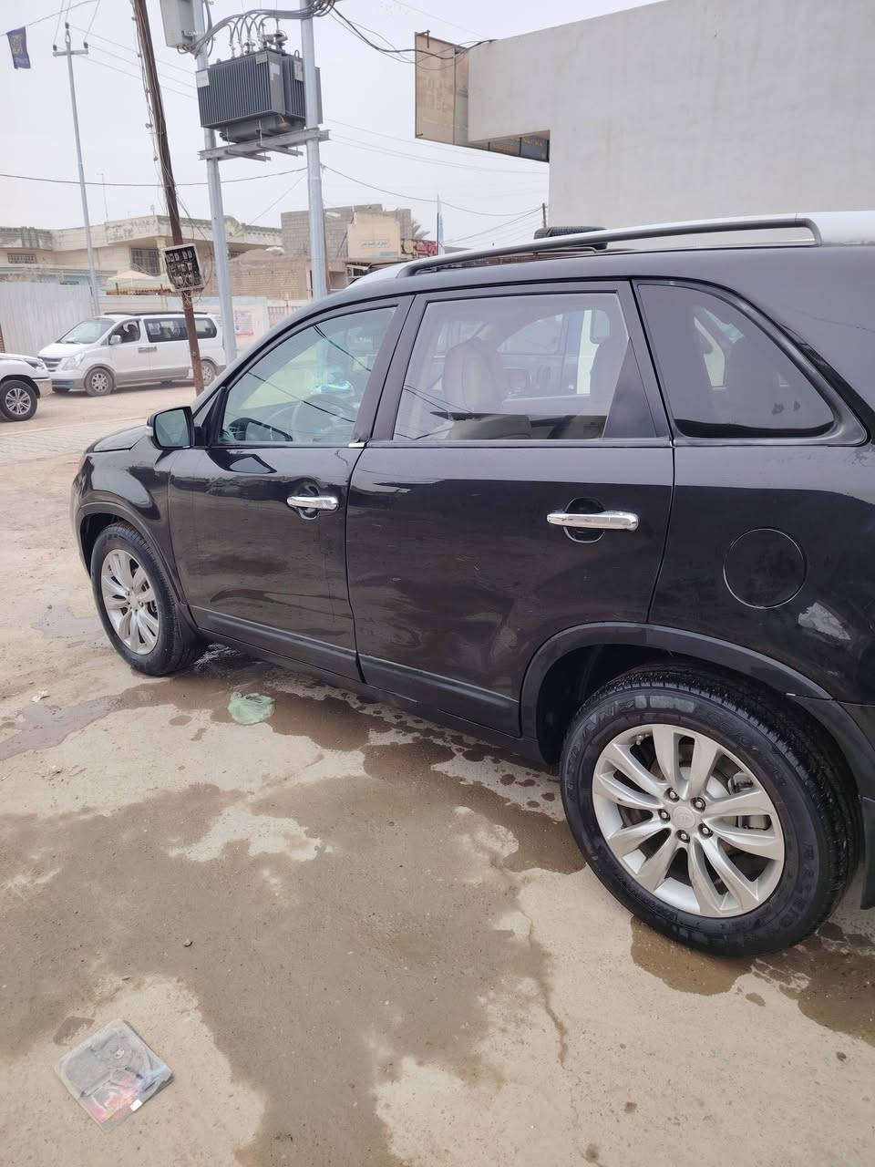 سورنتو ٢٠١١ رقم بابل انكليزي مشروع وطني
مصبوغة عام وارد امريكي
محرك ٣٥٠٠ مفتوح تبريد شغال ٣ قطع 
اشاير بالمري تحكم استيرن شاشة وكامرا
السعر ١٠٠ ورقة  وبيها مجال
مكان طارمية
هاتف
***********
***********
