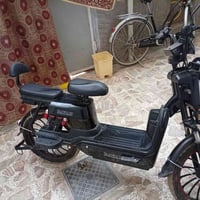 دراجة شحن  حجم 20 5بطاريات  دراجة جديدة  بيها فقط عواج قليل بل ماشة  ا...