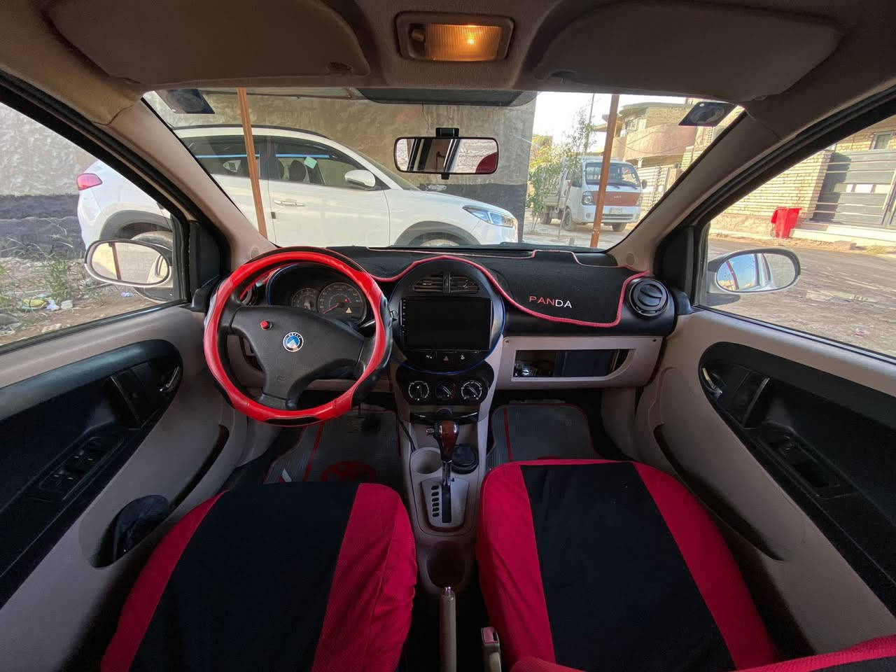 سلام عليكم باندا موديل 2013 
بيع سريع بيع سريع ستعمال بيت فقط جديده معنه كلمه 
وجاهزه من كل نواحي سعره 47 ورقه بسمي مشرع وطني رقم وهزه جديد مكاني بغداد 
رقم الهاتف ***********
مكلف بل نشر
