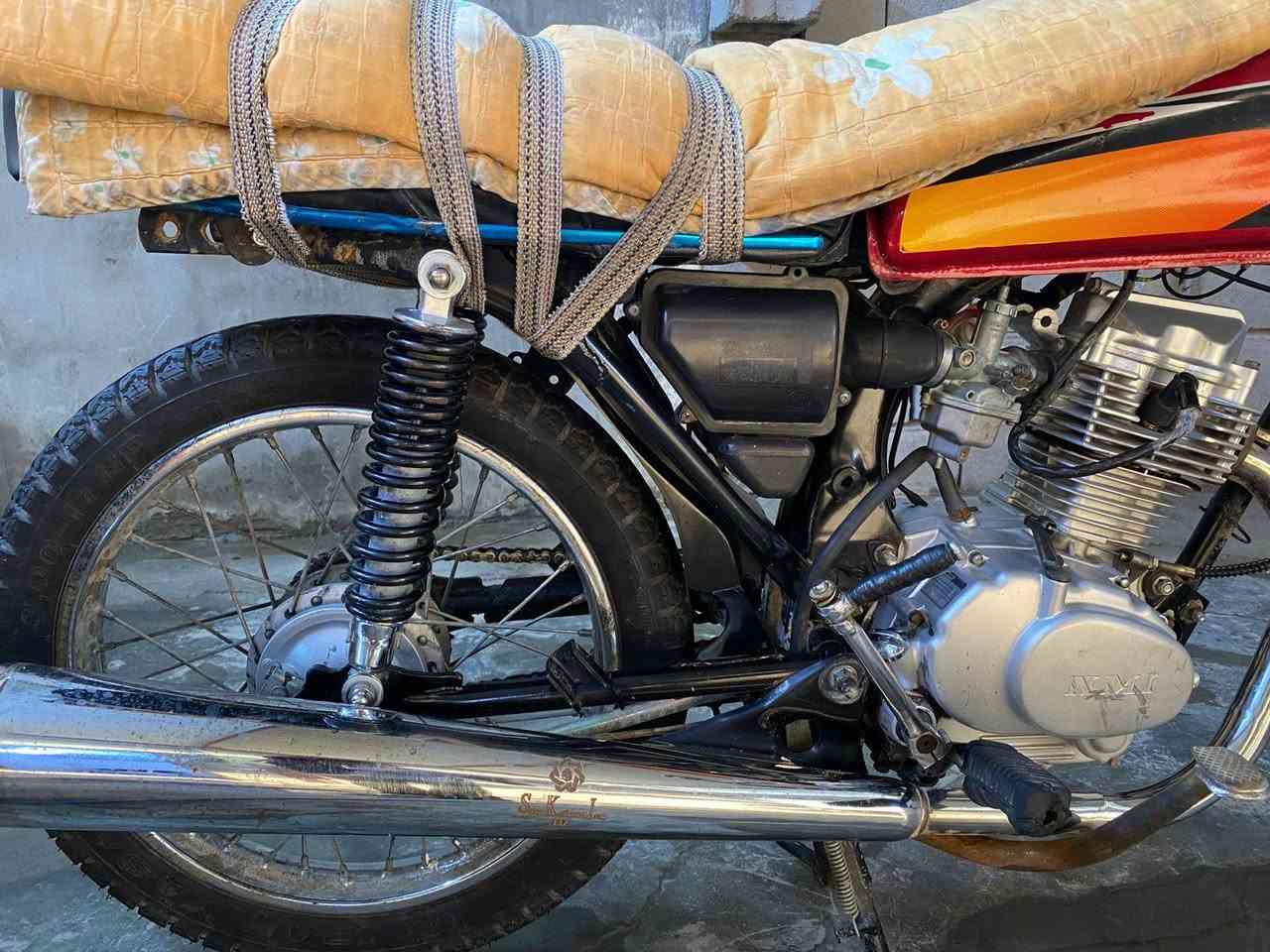 سلام عليكم دراجه نامه شلامچه
ادوات دراجه ماعوزه شي 
مفتوحه مره وحده 
سعره 450وببها مجال 
العنوان زبير شارع المحكمه 
‭٠٧٨٨ ١٥٩ ٦٨٩٣
