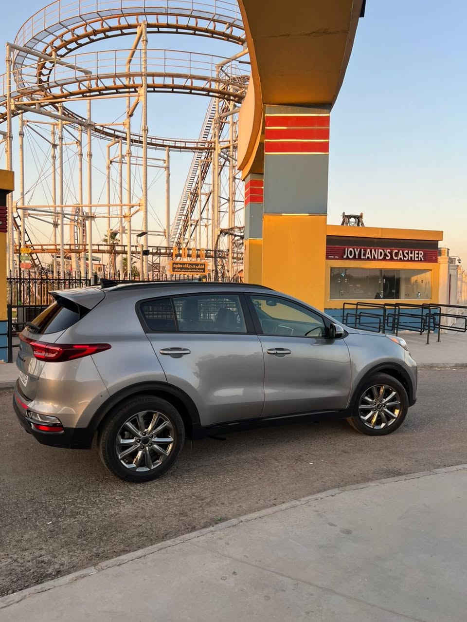 السلام عليكم 
للبيع كيا سبورتج وارد امريكي 
موديل 2022
المواصفات 
بصمة ابواب
بصمة تشغيل 
هاند بريك بصمة
بانوراما
كرسي كهرباء
كشنات تدفئة
كشنات جلد 
داخل اسود
قطعتين تبريد
محرك 2400 GDI
حساس امامي
حساس خلفي
توقف ذاتي 
رادار جانبي 
كامرة خلفية دوارة
ماشية 100الف 
شاشة عطلات 
مري شفط 
وباقي المواصفات العادية
السيارة حادثها جاملغ و باب الصدر فقط صبغ وباقي السيارة مكفولة فقط ملاحضات بسيطة شخوط 
رقم اربيل سنوية باسمي تحويل مباشر ثاني يوم 
العنوان/بغداد/حي الجامعة 
هـ/***********/***********
