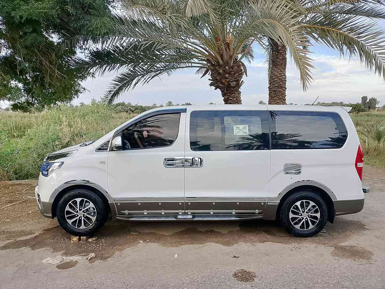 السلام عليكم ستاركس للبيع موديل 2021  بانزين كفاله عامه سونار رقم اربيل بسمي تريد تحويل تريد وكاله كير اوتوماتيك مكينه جديده سياره جاهزه من كلشي ويل فيابي مرايات20 تلبيسه ام نحله كاعيه سياره جديده بمعنه الكلمة سعر 280 وبيه مجال رقمي ***********
