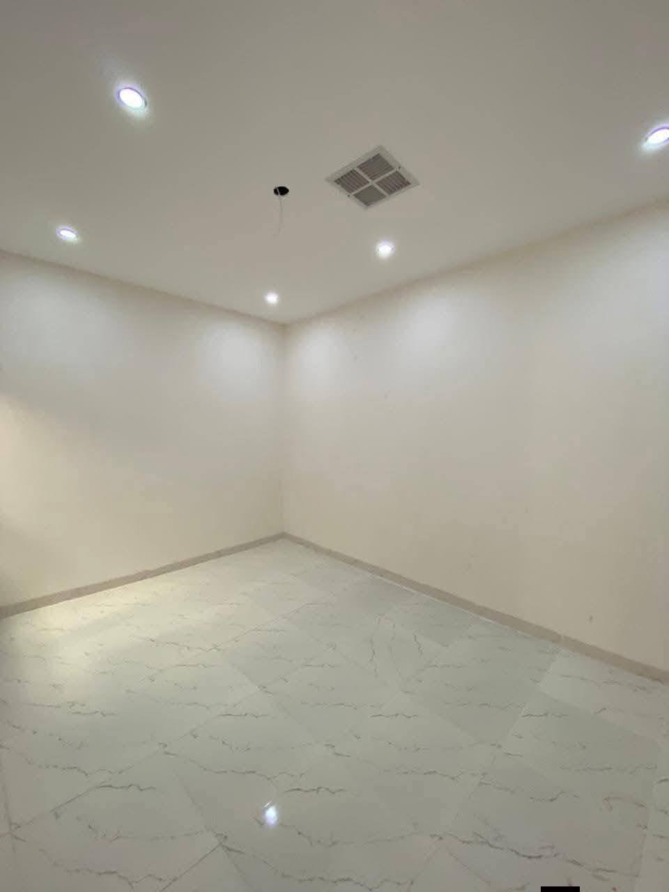 دار للبيع طابو صرف بناء2026 الموقع كركوك حي العسكري خلف حلويات عسل خلف التجاري علئ حديقة👇

المساحه 100متر الواجهه 5متر يحتوي على  2غرف نوم  وهول2 ومطبخ حاروبارد واستقبال وصحيات 3 وكراج سياره درج داخلي داخلي 

السعر 125مليون وبي مجال للتواصل 
***********☎️
