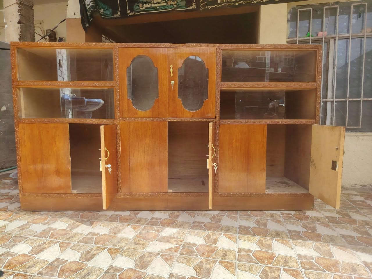 بوفيه مترين ونص مستخدمه السعر ١٢٠ واتساب *********** واتساب
