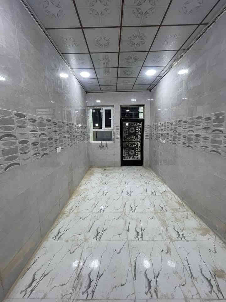 دارين تون مساحة كل دار 🏡200 م الوجه 6.66   النزال 30 شارع 15 القادسية شارع ابوعقرب
طابقين بناء زيرو 2025
                            الطابق  الاول 
👈 2 نوم  غرفه و  استقبال  سحب مغربي  و مطبخ   وصاله  و صحيات  نظام دفن  ومناور عدد 2 سقوف ثانويه ارضية بورسلين  گراج  سيارة 
                            الطابق الثاني 
👈2 نوم  بالكون لكل غرفه  و صاله  و صحيات سقوف ثانويه   ارضية بورسلين 
السعر 130 للدار  قابل للتفاوض للاستفسار 
خاص أو واتساب 
***********
***********
