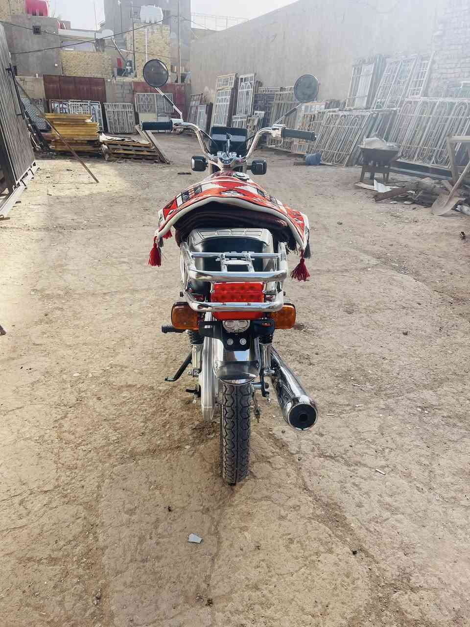 السلام عليكم ٤كير تعمير شاصي ١٢والباقي كله ‏26  نامه شلامجه ‏بعدهي على سحك مكفوله كفاله عام من كل شي ((أوراق صولي)) 
   مكان طوريج السعر على. هاذ رقم ***********
