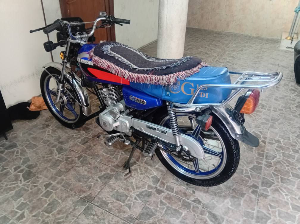 بارت 2017 مكنة كبس مع اوراقو  سعر 600الف وفي مجال ,
واتس ***********
