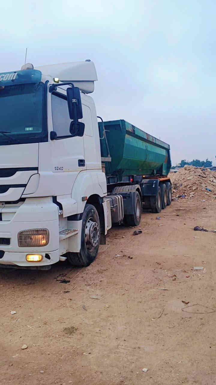 السلام عليكم اكسور للبيع موديل 2005 حجم 1843 رقم دهوك سنويه لل 29 هز فحص جديد كير عادي طخم تايرات جديد حصه كاز كير اكسن محرك شرط مكلف بنشر ***********
