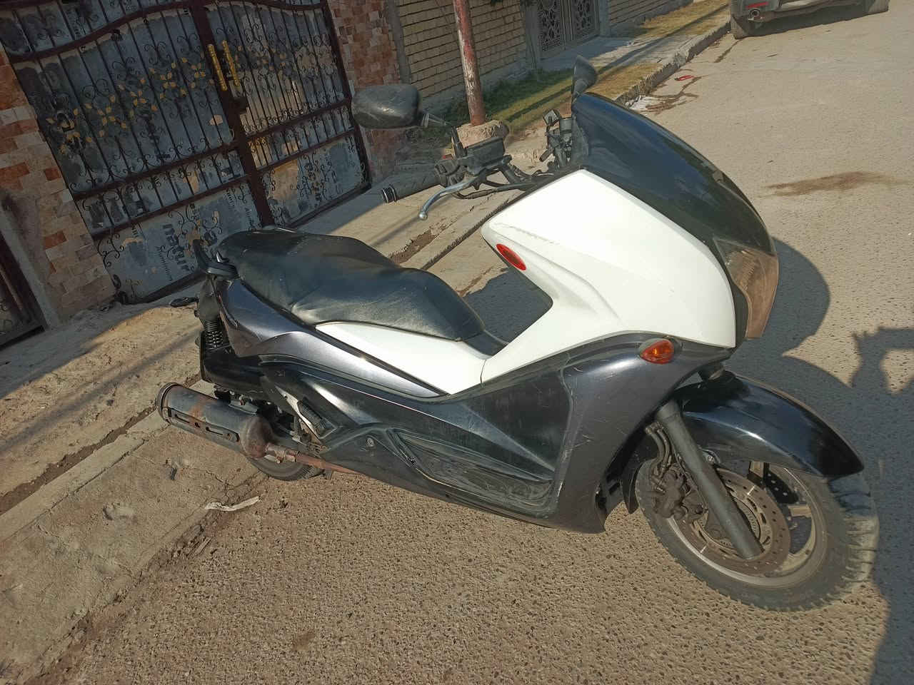 السلام عليكم
دراجه هونداي فاز M.F.0.11 ياباني مكينه 255cc 
مكينه ممفتوحه مكفوله ماشيه 31 الف حقيقي دراجه نضيفه استخدام قليل جاهزه مابيها كل نقص ماعده الواقيه مال الصالنصه كهربائيات كلها شغاله السعر 16 وبيها مجال للشراي رقم *********** بيه واتساب
