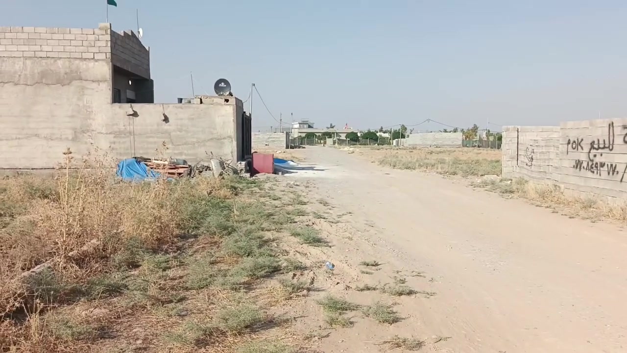 قطعه 250 متر للبيع مسيج واجهه 10 نزال 25 خدمات ماي كهرباء واصل تبليط راس فرع حي بدر شارع مزارع من جهه جسر معارض سعر 20 مليون أكثر تفاصيل ***********

