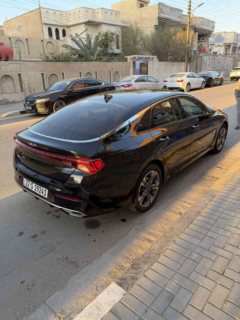 كي فايف 2024 وارد امريكي محرك 1600 توربو 
فئة Ex أعلى فئة و الجناي يعرف مواصفات هاي الفئة ماكو داعي لذكرها .
رقم اربيل ب اسمي و مكاني بصرة 
حادثها چاملغ امامي ايمن مبدل نفس اللون و مكانات بارد صغار .
السعر 174 ورقة
