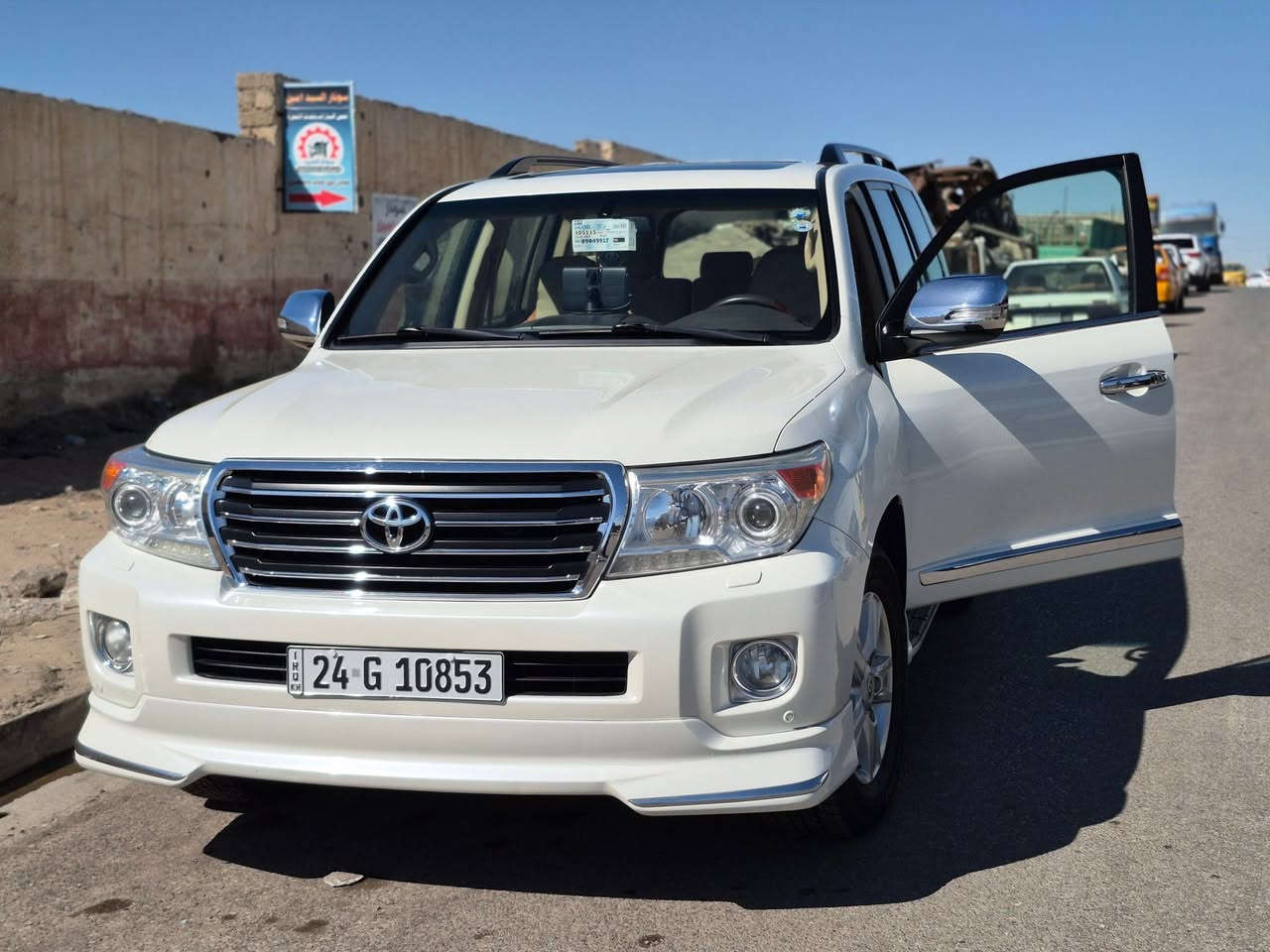 سلام عليكم 
لاندكروزر ٢٠١٤ فول مواصفات ٨ ايرباك 
***********
