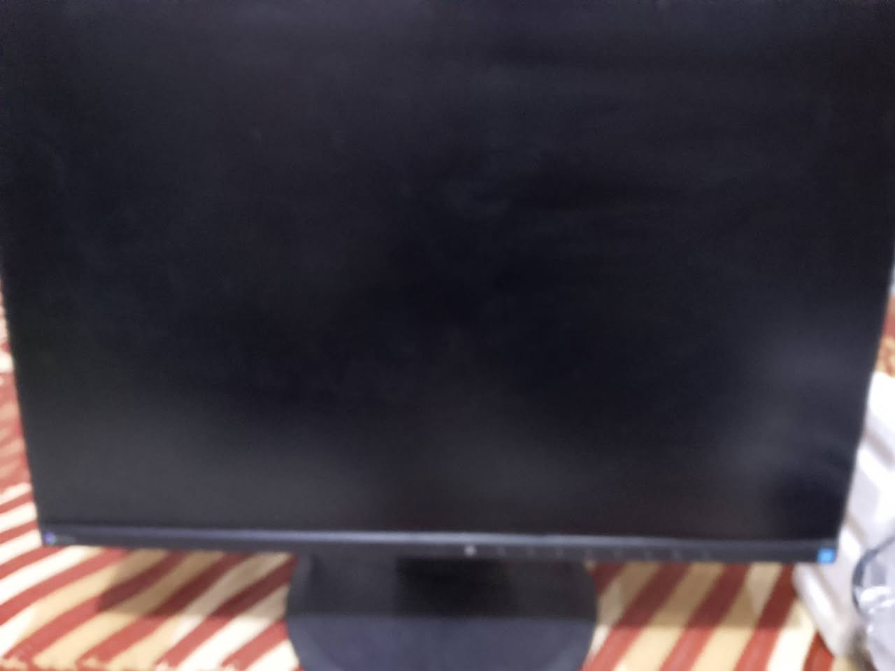 شاشة كيمگ شركة Elzo الشاشة تصعد او تنزل 360 درجه كما موضح بل صور
مواصفات الشاشة:
الماركة: EIZO
الحجم: غالبًا 19 – 22 إنج
النوع: LCD
الدقة: تقريبًا 1280×1024 أو 1680×1050 (حسب الموديل)
المنافذ: VGA / DVI
مناسبة: للكمبيوتر، المكاتب، المراقبة
جودة يابانية معروفة بعمر طويل + تشتغل عله اي شي السعر 200 الف او بيها مجال للطيبين + يوبي اس جديد ما ملعوب بيه وال وصل موجود حسب ما موضح بل صوره صارلي 3 ايام من جبته بعده طك كارتونه السعر 30 بيه مجال قليل / الرقم *********** وتساب العنوان بغداد مدينة الصدر
