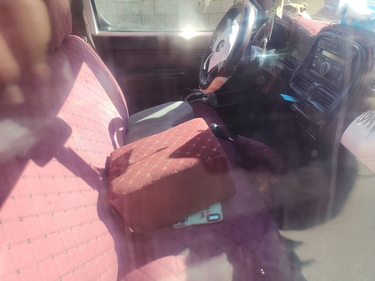 نيسان البيع 2006 مكان رمادي ***********
