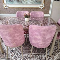 ميز طعام • ٦ كراسي