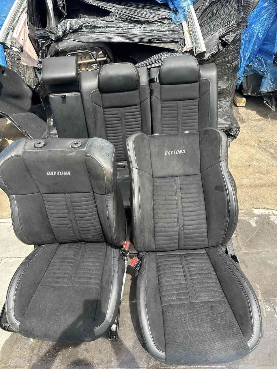 غرفه جارجر (دايتونا ) 2023 
حضن +كهرباء + تدفئه _تبريد  فول مواصفات

شركة زياد الهنكاري

الكراده شارع الزيوت قرب كراج 2000

***********
***********
