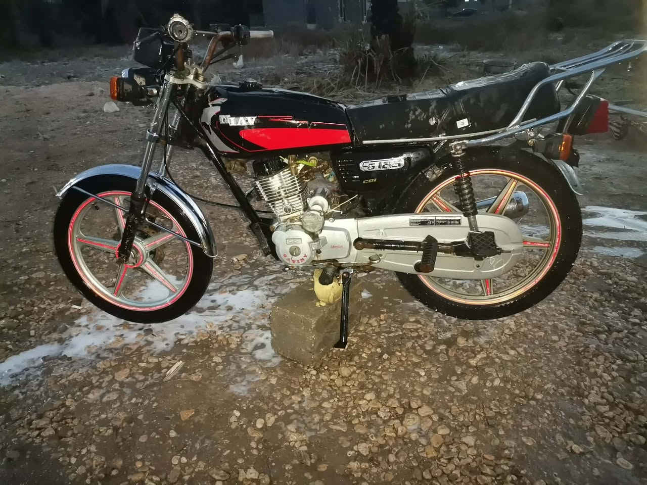 للبيع دراجه سفانه مديل 19وراق اصولي   السعر 375وبيه مجال  لاتصال على رقم ‏‏‪***********‬‏ المكان الحمزه الغربي
