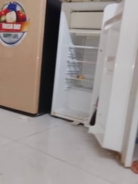 ثلاجة • للبيع