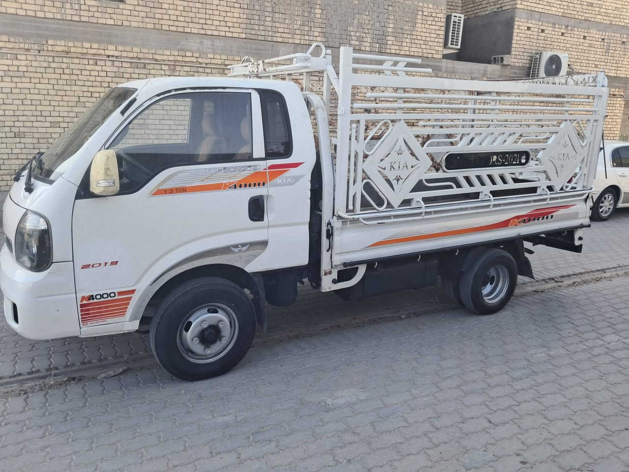 سلام عليكم كيه موديل ٢٠١٢رقم رقم بصره تحويل مباشر سنويه جديده ٢٩ مكفوله من الضربه والصبغ والعيب الشرعي مكينه شرط لا تبخير ولا تنقيص حداديه جديده تخم تاير ١٤ لعنوان البصره السعر ٨٦ وبيه مجال ***********
