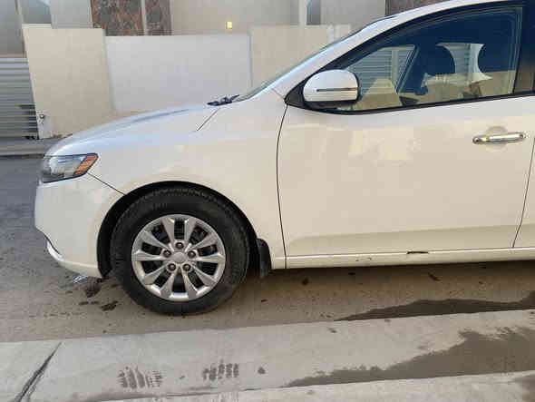 سلام عليكم
كيا سيراتو موديل ٢٠١٢

ماشيه ٢٢٦ الف خليجي مكينه ١٦٠٠ تبريدها خير من الله تخم تايرات جديد صدر امامي خلفي جديد مبدل الجاملغ الي بصف السايق والكير مفتوح لتبديل الفلتر  والمحرك  مفتوح وباقي شغلات موضحه بالصور

سنويه باسمي وتحويل ثاني يوم اذا تريد

مكاني : بغداد الدوره الزراعي مقابيل ابو طيارة

سعرها ٩٨ وبيها مجال 

رقم تلفون:***********
