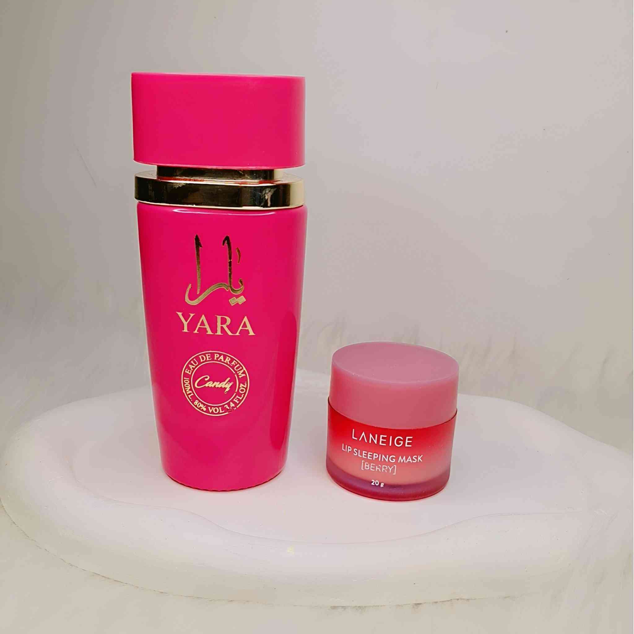 عرض باربي 🥹💓💓 باللون الورردي!!  
عطر + مرطب شفايف كوري 🇰🇷

🎀••  ماسك الشفايف الكـوري لانج  💋🇰🇷اقـوى مرطب شفـة يورد الشفة يرطبها جداً ويخليها نضرة وصحيه  يعالج التشققات والسـواد الاستخدام في الليل قبل النوم على الشفة وخليه للصبح.
🎀•• عطر يارا كاندي 🍭🍭 من لطافة، وهو عطر شرقي - نسائي 🍓 يتميز العطر بمزيج من النوتات الزهرية والفواكهية مع لمسات من الفانيليا والمسك تشمل الأوركيد، الهيليوتروب، اليوسفي في المقدمة؛ اتفاق غورماند والفواكه الاستوائية في القلب؛ والفانيليا، المسك، وخشب الصندل في القاعدة....


**إذا كنت صاحب هذا الإعلان وتريد حذفه لأي سبب، رجاءا أرسل رسالة إلى الدعم الفني**