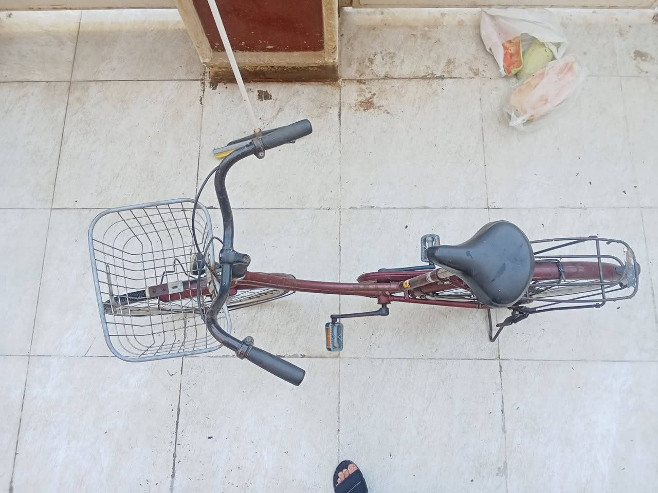 السلام عليكم 

بايسكل قياس 24 نظيف جدا ما بيه اي شي سعر 160 الف وبيه مجال للشراي
رقمي واتساب 
***********
مكاني اربيل روشنبيري قرب داره توو
