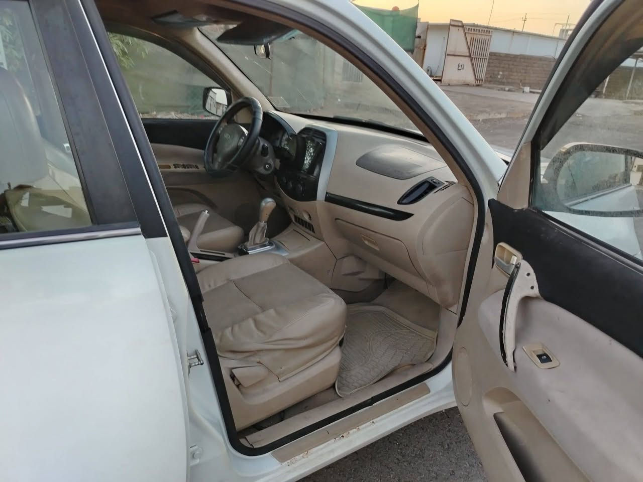 شيري تيكو
الموديل 2011
بغداد سنوية 2030
السياره بسمي
شرط التحويل

المحرك حجم 2000شرط
الكير اوتوماتيك أبو القفل المرغوب
تبريد شغال شرط
تدفئة
جامات كهرب
سلايت كهرب
السيارة كامل مواصفات
السياره مرواس بتكسي 
***********
