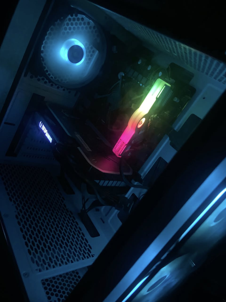 تجميعة مستعملة اقل من سنة نظافة فول مواصفات:
Cpu: Core i5 12400

Gpu: Geforce RTX 4060 Dual fan 8gb

Ram: 8x2 ddr4 3200

Motherboard: Asrock h610m

Ssd: 128gb

Hdd: 1tb

Power supply: 650w

هدية كيبورد من شركة Redragon حجم 60

السعر 975 الف وبيه مجال

لا يوجد توصيل

الموقع: بغداد - الكريعات الكويتي

للتواصل واتساب +783770964 5134


**إذا كنت صاحب هذا الإعلان وتريد حذفه لأي سبب، رجاءا أرسل رسالة إلى الدعم الفني**