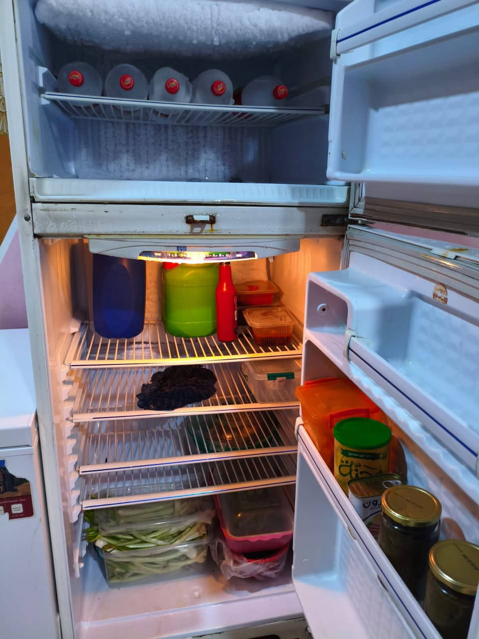 مكينه سعره 60 برذر شغاله كلشي مابيه
هاي سعره ثلاجه 250 الحمره 
الثلاجه البيضه 100 بس مره وحده مخلينه غاز بيه مجال قليل 
العنون ابو الخصيب


**إذا كنت صاحب هذا الإعلان وتريد حذفه لأي سبب، رجاءا أرسل رسالة إلى الدعم الفني**