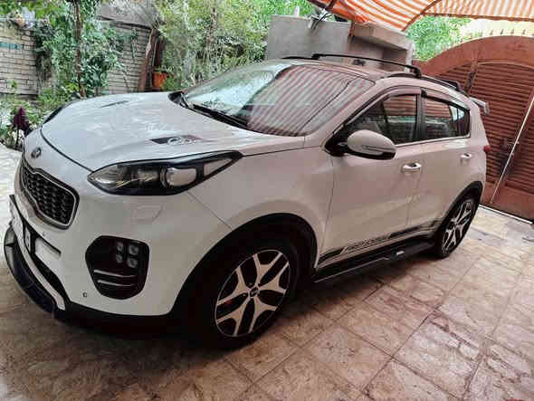 السلام عليكم 
للبيع كيا سبورتج2016 خليجي جي تي لاين دوليه
سياره رقم بغداد 
مواصفات الجي تي لاين الفول 1/1 👋🏻
1-بنوراما ✅
2-رادارات خلفيه ✅
3-نقطا عميا✅
4-كشنات جلد شركه✅
5-تبريد قطعتين شاشه✅
6-بصمة ابواب وتشغيل✅
7-جنطة كهرباء✅
8-كشنات الأمامية كهرباء وضعيات مختلفه ✅
9-كشنات امامي تبريد تدفه خلفي تدفه ✅
10-تحكمات مقود جهتين✅
11-شفتات بالمقود رياضي✅
12-شاحن وايرايس✅
13-منفذ usp ومنفذ شحن امامي وخلفي✅
14-حساس لايت لايت دوار مع المقود✅
15-حساس ماسحات✅
16مرأة تعتيم اوتو دم✅
17-بلاجكتور زنون مربعات✅
18-كشاف نهاري زنون✅
19-مري شفط وإشارة بالمري✅
20-ترحيب ✅
21-دمام سماعات خلفي وسستم صوت من JBL✅
22-اريل نفكيشن✅
23-شاشة وسطيه✅
24حجم المحركgdi2400✅
25-فور ويل4wd✅
26-يدات نيكل✅
27-هندبريك بصمه✅
28-ستيرن حرف D رياضي✅
29-تخم تاير وصدر جديد جدا✅
30-اربع اطارات دسكات وجديده جدا ويل 19✅
31-حساس بالدعامية امامي وخلفي✅
32-كاميرا دواره✅
33-نظام مانع انزلاق✅
34-نظام نزول منحدرات✅
35-زراك لايت ✅
السعر 182$بيها مجال
اتصل وتدلل ***********
وتساب متواجد
_____________________________________
ملاحظه السياره بيها ضربه بل دعاميه والايت الايمن
ايرباك دشبول فقط 
اضافات ع السياره شاشه دوسات لحيه راكات فجوج بريك مفروشه جلد اناره حفر يدات البيبان والداخل ضوئيه بلجكتورات
