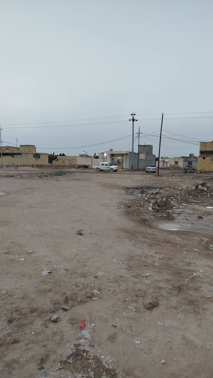 ياالله على بركه الله قطع اراضي للبيع اكو ميتين اكو ميه موجوده المكان الناصريه خلف الروف مال المدينه ***********
