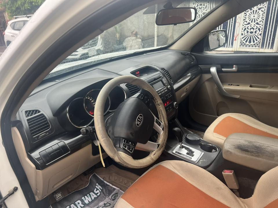 سلام عليكم
 سورنتو ٢٠١٢ خليجية
صبغ حزام 
محرك ٤ سلندر ( 2400)
سبعة راكب
٣ قطع تبريد
السعر ١١٠ وبيها مجال
المكان كربلاء 
للإستفسار اتصل على الرقم  ***********
