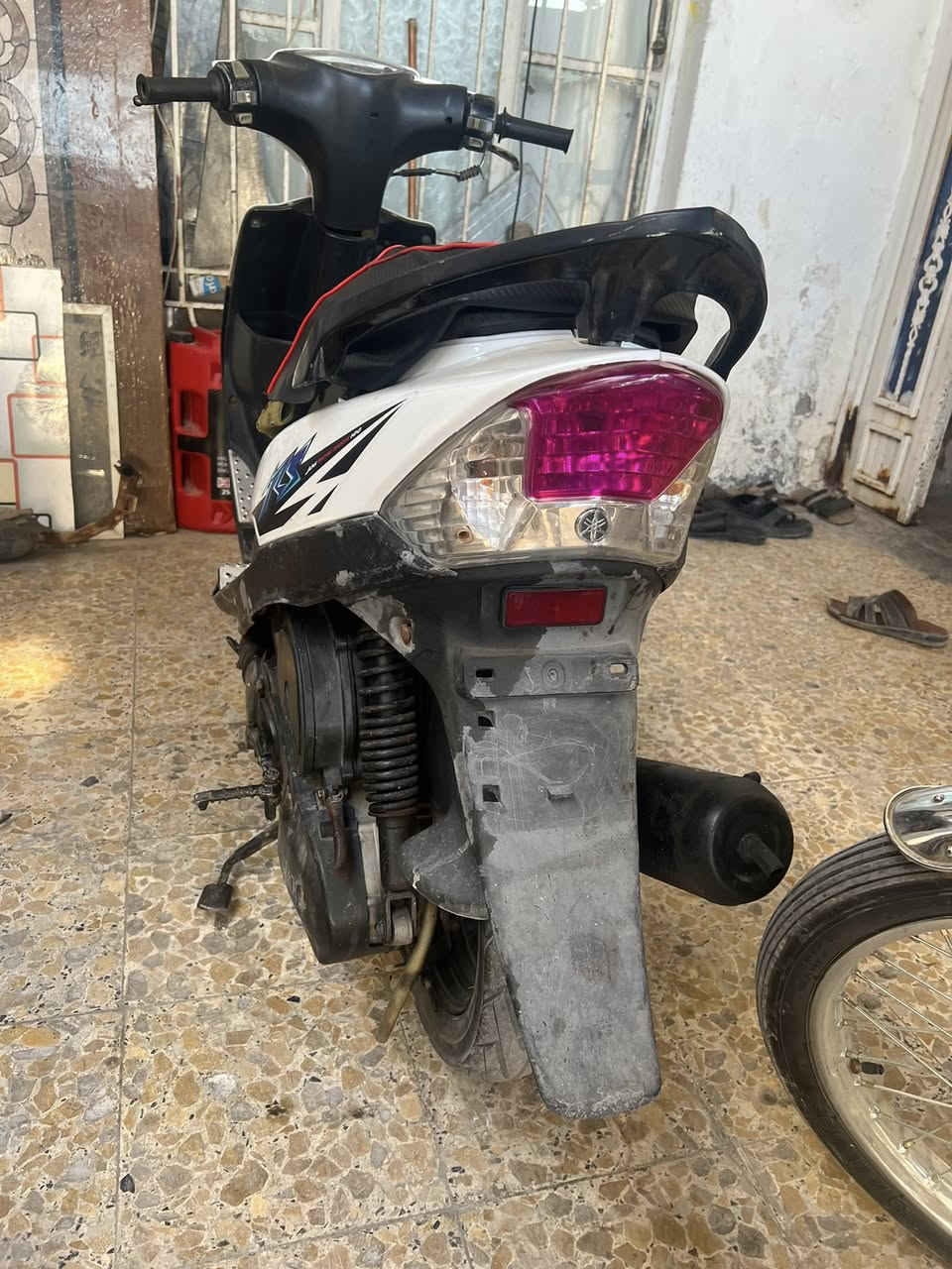 سلام عليكم دراجه ماكس عدله لبيع مكينه بلاد ٤٩ بلاد ما مفتوحه شرط فحص مكاني ميسان قضا الكحلاء السعر ٦٠٠ وبيه مجال رقم ***********
