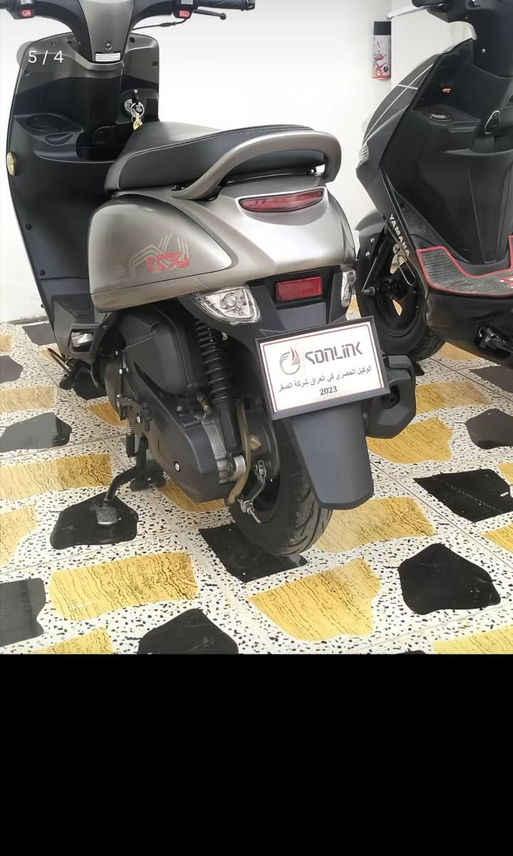 بوليس (صيني) ما مفتوحة بعدها جديدة مثل ما تشوفون سعرها 400 قفل قفل قفل لو جايني من الكوفة ما انزل ما موجود علة الفيس ***********
