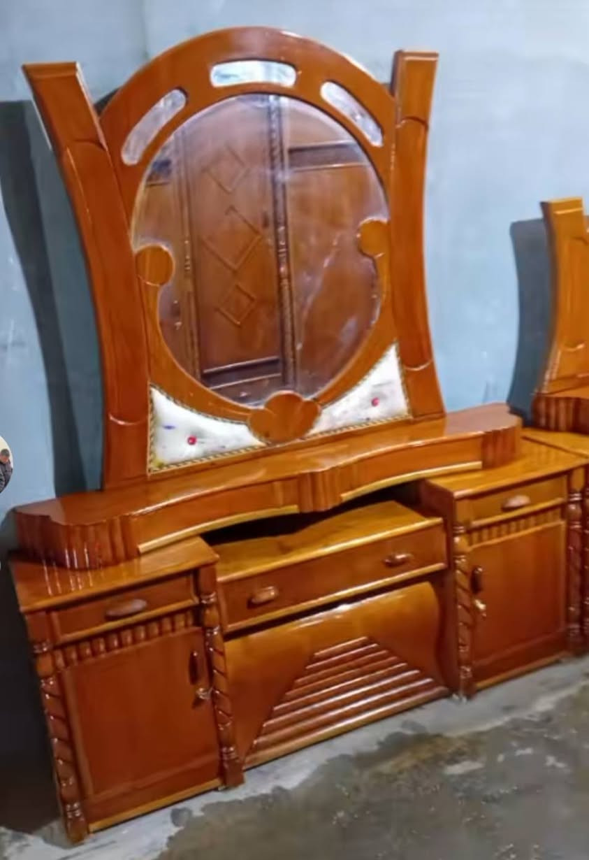 السلام عليكم غرفه  نجاره عراقيه مابيه ضرر 800
ديوان 11نفر250
بابل الحمزه الغربي 
***********
