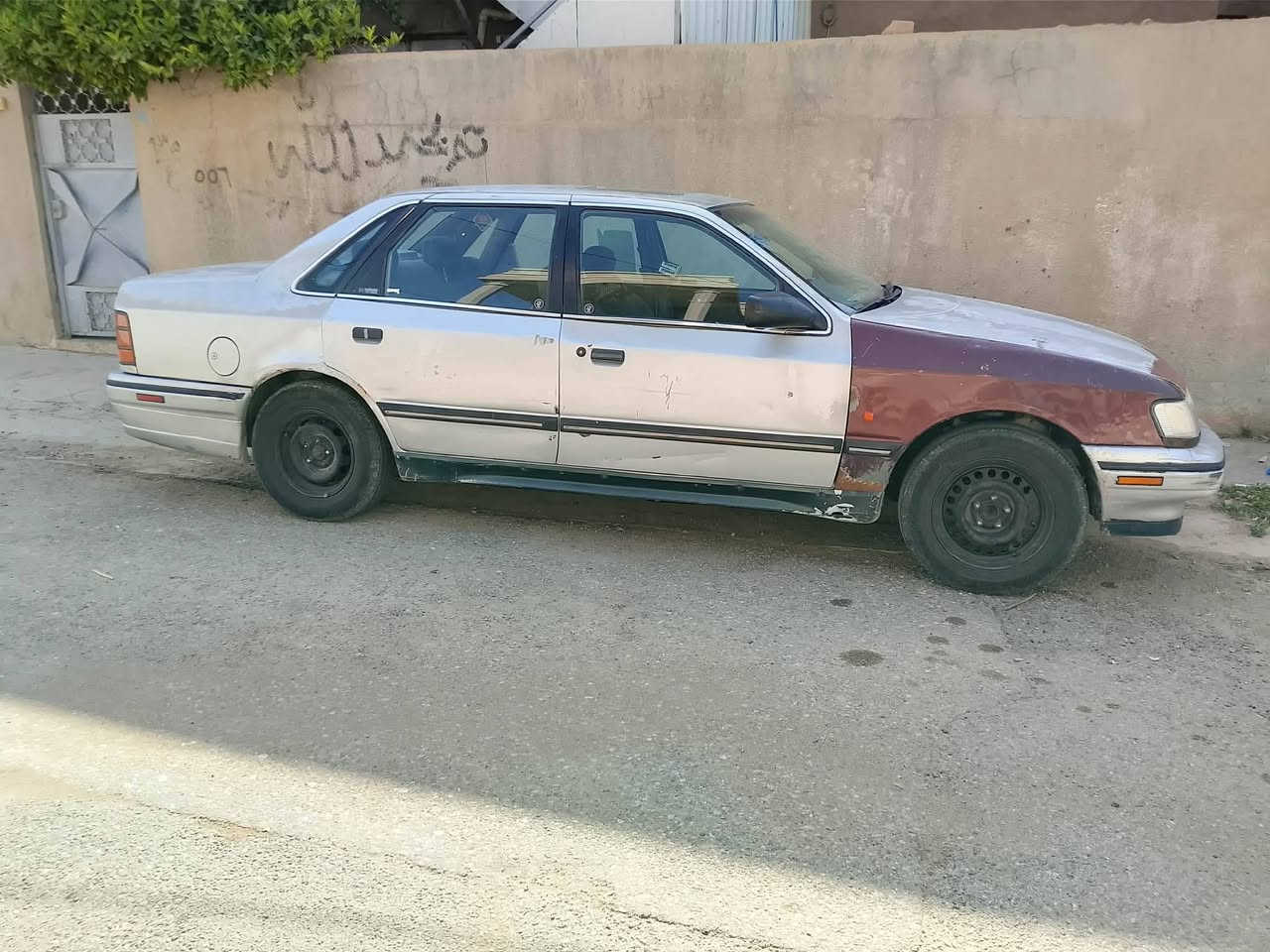 سلام عليكم اخواني ابيع هذا فورت ألماني مكينه كير مابي عيب شرط أنطيك اي  سرف مابي اي عيب سنويه جديد رقمه جديد بي دفتر بنزين بس شويه صدر تعبانه تبريد ويا سلف تريا لل بصره أنطيك اريد اراوس ويا سمند و هذا رقمي *********** مكاني كركوك
