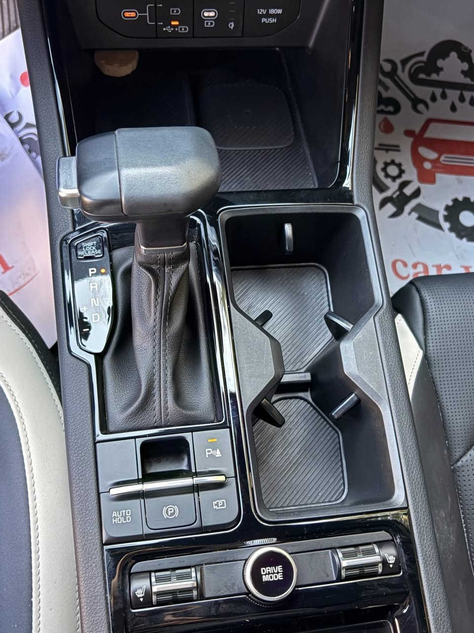 يابه الجمال كله هنا 🔥🔥
كي فايف 2025 
فول مواصفات عدا البانوراما 🔥
حساسات اماميه وخلفية
رادار امامي وخلفي
لايت زينون ٣ عدسات 
لونها مات يخبل 🔥
ماشيه ٢٠ الف فقط 
فئة gt-line 
رادارات جانبيه 
هاندبريك كهرباء 
مقاعد تدفئة
داخل جلد
كراسي كهرباء 
شاشة متصلة
بك لايت LED 
حادثها بسيط كلش وموضح بالصور
قطعتين فقط بيها 
سياره تخبل وجديد كلش
محرك ٢٥٠٠ تنفس طبيعي 
كير ٨ نمر
وضعيات قيادة 
وغيرها من المواصفات المعروفه 
مكانها بغداد
السعر 220 وبيها مجال 🔥
***********
