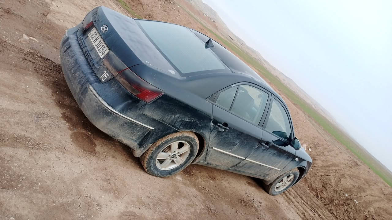 السلام عليكم ورحمه الله وبركاته
سوناتا خليجي 4 سلندر حجم 2000
اللون أسود 
رقم أربيل جديد بسمي 
صبغ احزام تقريباً 
محرك كصه جديد 
باتري جديد 
السعر 105وبيها مجال 
***********
موصل ناحية ربيعة
