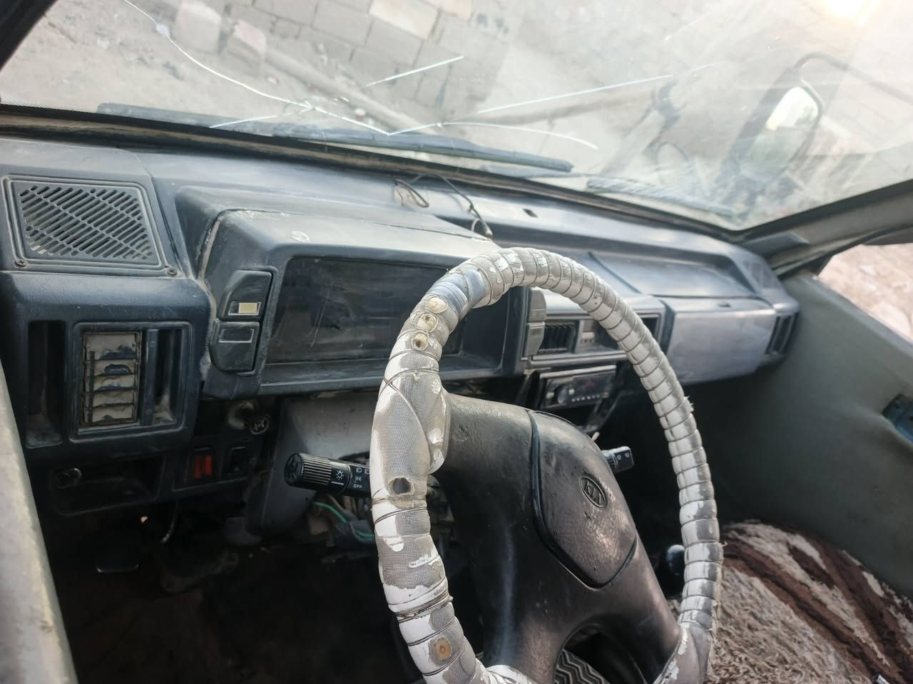 السلام عليكم بسته للبيع موديل 1995 مصفره سياره جاهزه راعيه يمي بل نجف السنويه ساقطه بل 19 السعر 28 وبيه مجال مكاني نجف ***********
