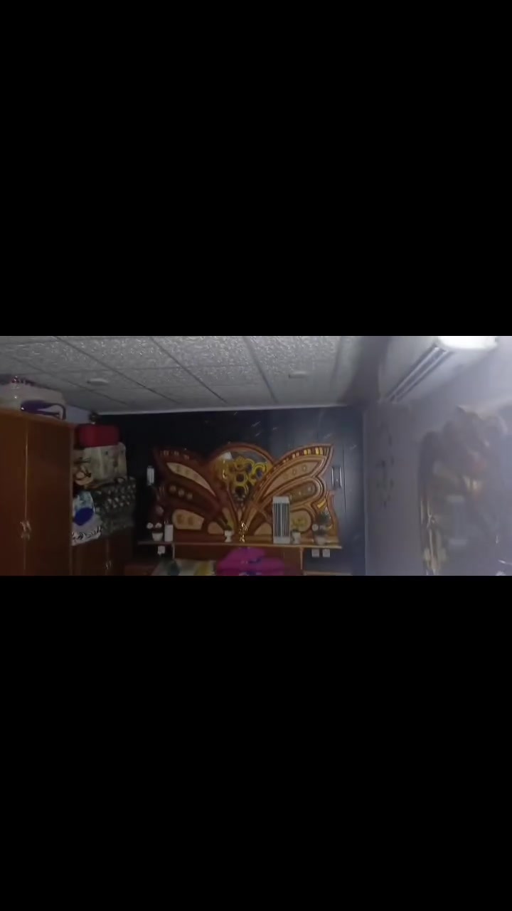 بيت للبيع جمهوريه جديده ثالثه قرب مستوصف الوصي خلف بانزين خانه قرب مدرسة الصادق بيت متكون من غرفه ست امتار في اربعه وصاله وتخاريج بيت 80متر سعر كلش مناسب البيت تجاوز  ***********
