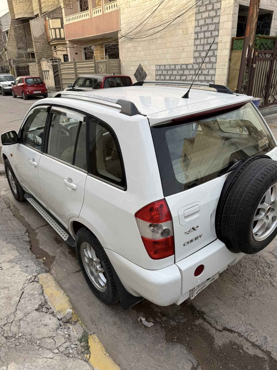 السلام عليكم 
شيري تيكو 12 گير ميكانيكي رقم بغداد 
كير ومحرك مكفولات بيها ضربة بالجاملغ الامامي عكس السايق مصلحة مع صبغ القطعة فوك الجامة الامامية على اثر خياس (صور الضربة موجودة) 
السعر ٥٥ وبيه مجال للشراي 
رقمي ***********
