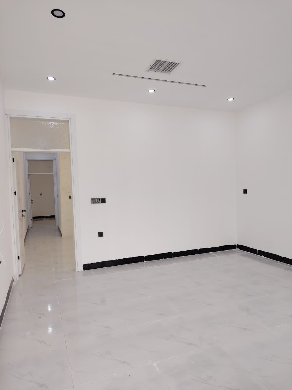 اعلان رقم (607)📢📢📢
————————————-
#دارللبیع مساحة 100متر 
#فول سيراميك بناء حدث 
#صفر مامسكون zero 
#سقف مغربي 
#نظام دكت مركزي 
#الموقع دروازة 
#قرب جامع خديجه الكبرى 
#سعر 34 مليون 
#استفسار
*********** واتساب📲
***********
_____________________
خانوو بۆ فڕۆشتن 108مەتر 
فول کاشی و بینایی نوێیە
سفرە و ماڵی تێ نەچووە
شوێن دەروازە
نزیك مزگەوت خەدیجە کوبرا
نرخ  34 ملیون 
*********** واتساب📲
***********
