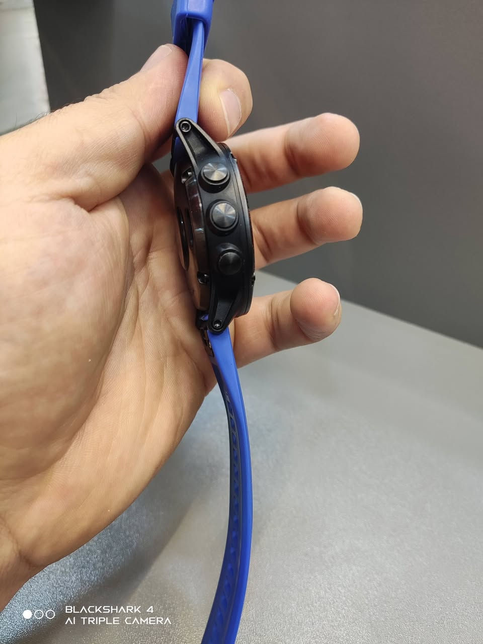 garmin fenix 5x plus
نضافة 90 بلميه 
حجم 51 mm 
شحن 14 يوم 
تدعم خرائط العراق 
ملحقات كيبل شحن أصلي 
السعر 240 للاستفسار ***********
