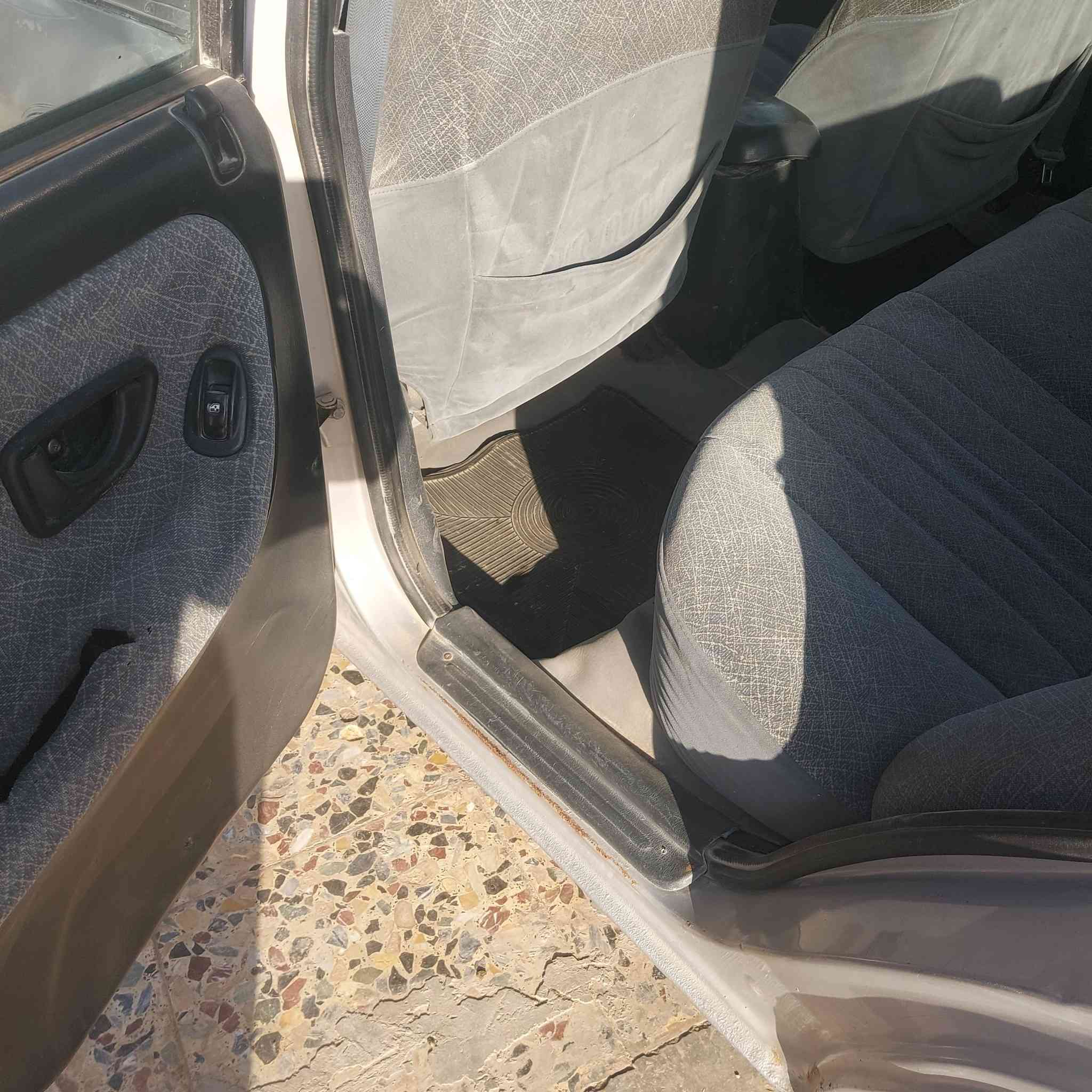 سوناتا  2 موديل94رقم انبار محرك 2000كير اوتو  سياره خير من الله بيع عنوان الفلوجه الصقلاويه السعر40الشراي يتصل ***********
