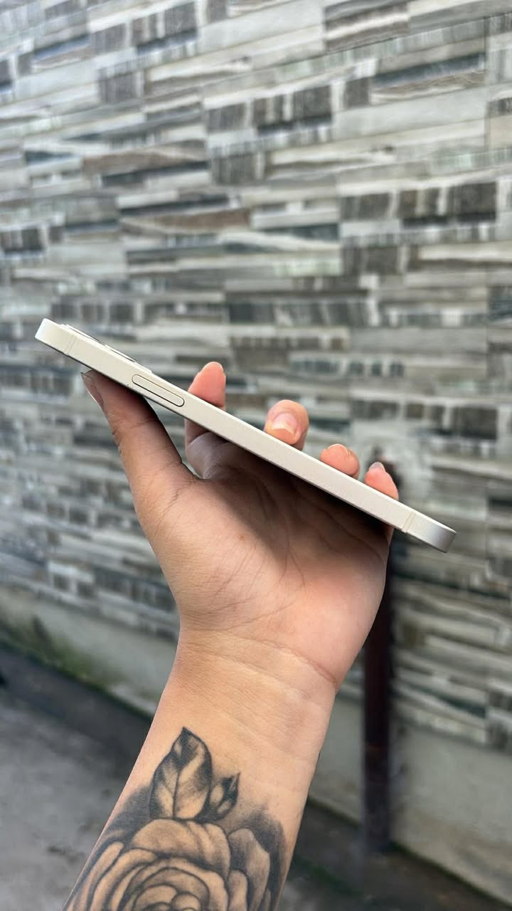 ايفون 12 ذاكره 128 دبل خط بطاريه 75 ممفتوح وتر كله مكفول وشخط مابي عل ضمان رايده 250 نهائي مكاني بغداد غزاليه *********** بدون توصيل بدون مراوس
