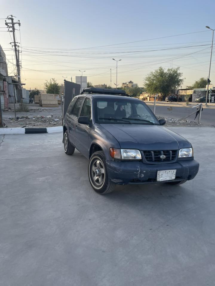 سلام عليكم 
كيا سبورتج موديل 2001 رقم بغداد باسمي محرك 2000 مسكر ابلادي والكير ابلادي   تبريد شغال ثلج سعر السيارة 48 ورقة مكان السيارة بغداد البياع  ***********
