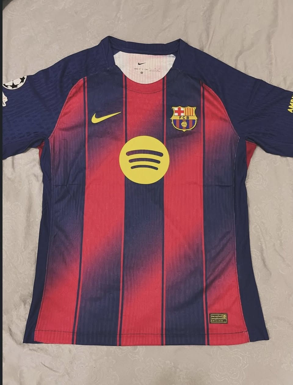 متوفر دريسات نسخه لاعب خامه فلتر مزرف شعارات جلاتين اصلي درجه اولى سعر قطعه مع توصيل ١٦ الف متوفر قياس ال xl,xxlلكل محافضات العراق للطلب مراسله الرقم 
***********
او مراسله البيج sultani.store على الانستغرام
